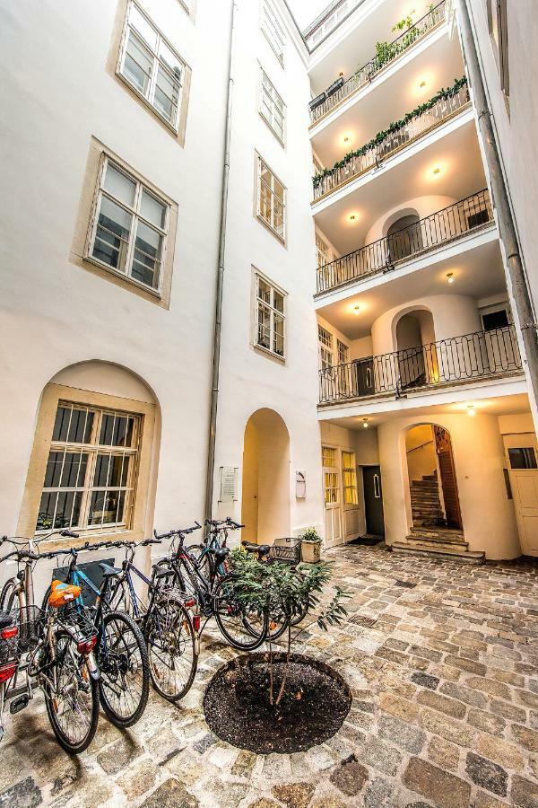 Beautiful City Apartment At Famous Ballgasse Βιέννη Εξωτερικό φωτογραφία